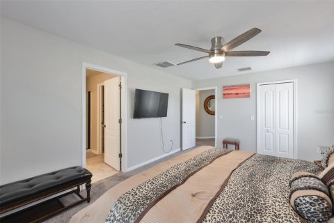House in Ruskin, Florida 4 bedrooms, 215.9 sq.m. № 2124205 - photo 24