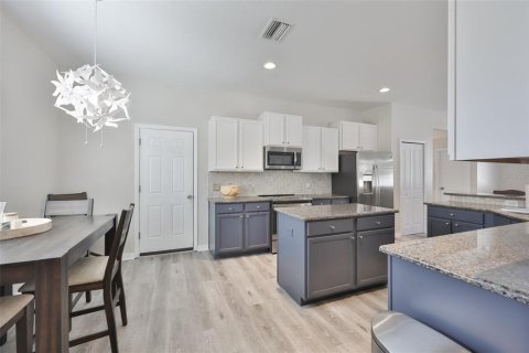House in Ruskin, Florida 4 bedrooms, 215.9 sq.m. № 2124205 - photo 19