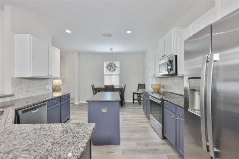 House in Ruskin, Florida 4 bedrooms, 215.9 sq.m. № 2124205 - photo 17