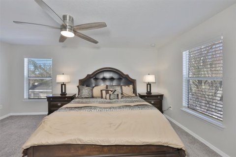 House in Ruskin, Florida 4 bedrooms, 215.9 sq.m. № 2124205 - photo 5