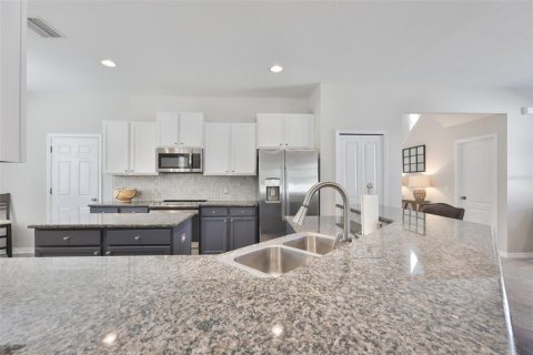 House in Ruskin, Florida 4 bedrooms, 215.9 sq.m. № 2124205 - photo 15