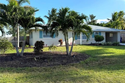 House in Jupiter, Florida 2 bedrooms, 114.08 sq.m. № 1857545 - photo 2