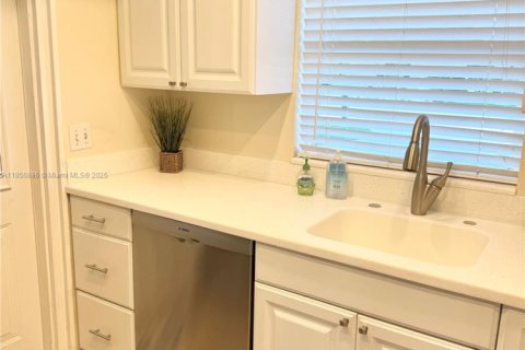 House in Jupiter, Florida 2 bedrooms, 114.08 sq.m. № 1857545 - photo 20