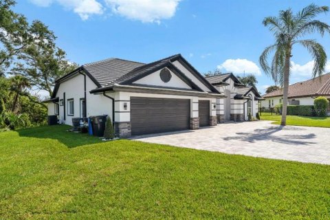 Villa ou maison à vendre à Tampa, Floride: 4 chambres, 222.41 m2 № 2411562 - photo 4