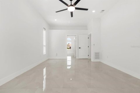 Villa ou maison à vendre à Tampa, Floride: 4 chambres, 222.41 m2 № 2411562 - photo 23