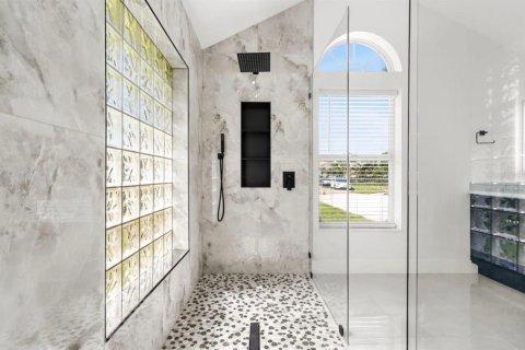 Villa ou maison à vendre à Tampa, Floride: 4 chambres, 222.41 m2 № 2411562 - photo 25