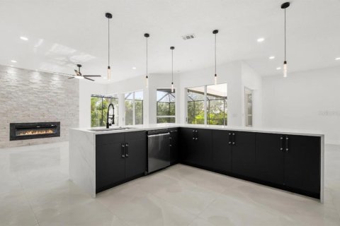 Villa ou maison à vendre à Tampa, Floride: 4 chambres, 222.41 m2 № 2411562 - photo 16