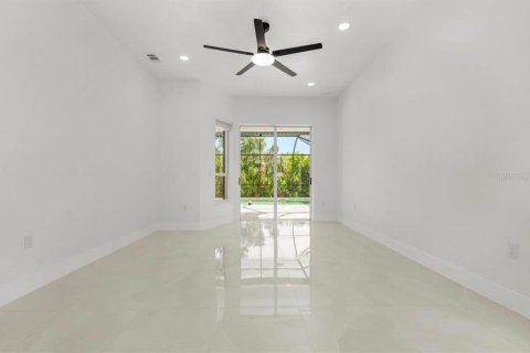 Villa ou maison à vendre à Tampa, Floride: 4 chambres, 222.41 m2 № 2411562 - photo 22