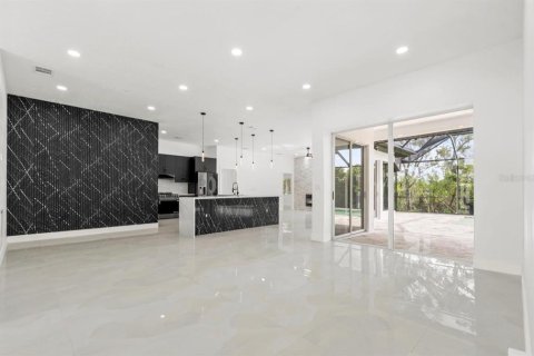 Villa ou maison à vendre à Tampa, Floride: 4 chambres, 222.41 m2 № 2411562 - photo 7