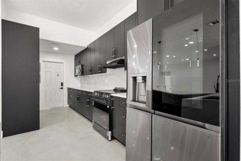 Villa ou maison à vendre à Tampa, Floride: 4 chambres, 222.41 m2 № 2411562 - photo 14