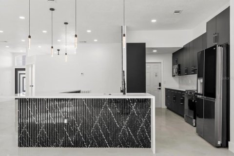 Villa ou maison à vendre à Tampa, Floride: 4 chambres, 222.41 m2 № 2411562 - photo 15