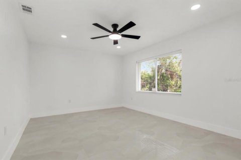 Villa ou maison à vendre à Tampa, Floride: 4 chambres, 222.41 m2 № 2411562 - photo 29