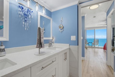 Condo in Daytona Beach Shores, Florida, 2 bedrooms № 2425536 - photo 27