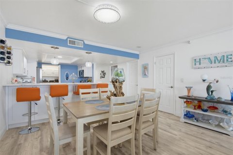 Condo in Daytona Beach Shores, Florida, 2 bedrooms № 2425536 - photo 10