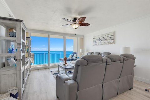 Condo in Daytona Beach Shores, Florida, 2 bedrooms № 2425536 - photo 2