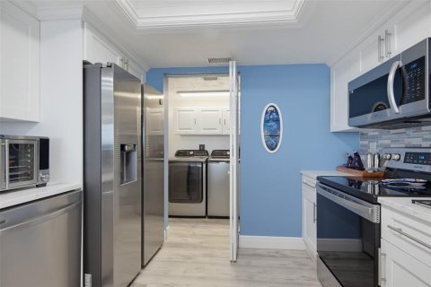 Condo in Daytona Beach Shores, Florida, 2 bedrooms № 2425536 - photo 16