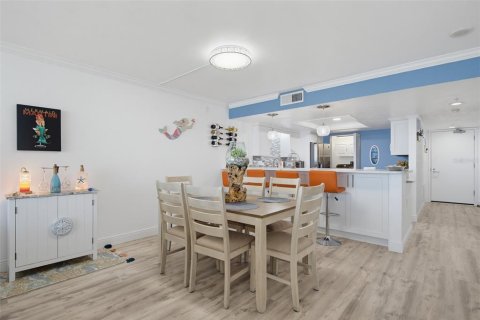 Condo in Daytona Beach Shores, Florida, 2 bedrooms № 2425536 - photo 9