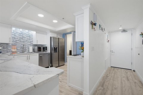 Condo in Daytona Beach Shores, Florida, 2 bedrooms № 2425536 - photo 14