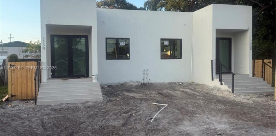 Propiedad comercial en Miami, Florida 269.42 m2 № 2153655