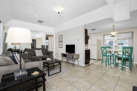 Villa ou maison à louer à Englewood, Floride: 2 chambres, 97.55 m2 № 1442392 - photo 7