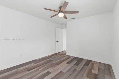 Casa en venta en Port St. Lucie, Florida, 4 dormitorios, 152.73 m2 № 1965317 - foto 20