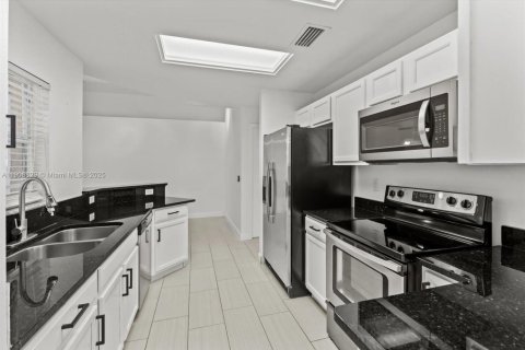 Casa en venta en Port St. Lucie, Florida, 4 dormitorios, 152.73 m2 № 1965317 - foto 7