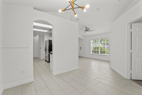 Casa en venta en Port St. Lucie, Florida, 4 dormitorios, 152.73 m2 № 1965317 - foto 5