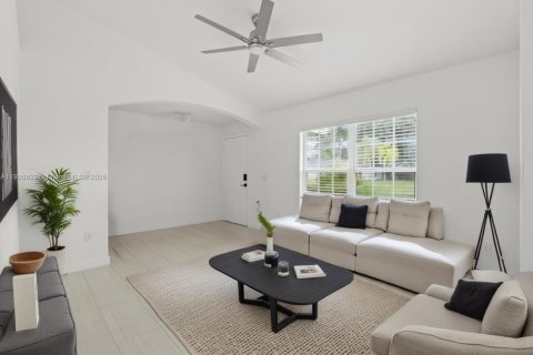 Casa en venta en Port St. Lucie, Florida, 4 dormitorios, 152.73 m2 № 1965317 - foto 6