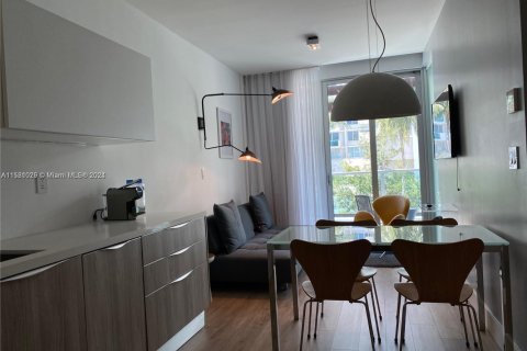 Copropriété à louer à Miami Beach, Floride: 41.81 m2 № 1863547 - photo 1