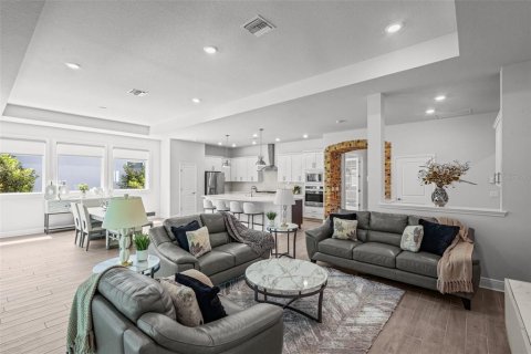 Casa en venta en Odessa, Florida, 4 dormitorios, 268.21 m2 № 1642378 - foto 9
