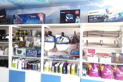 Propiedad comercial en venta en Miami, Florida № 2006644 - foto 6