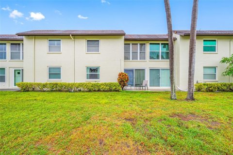 Condo in Largo, Florida, 1 bedroom  № 1684695 - photo 7