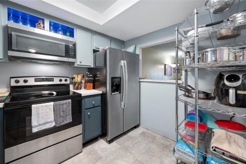 Condo in Largo, Florida, 1 bedroom  № 1684695 - photo 22