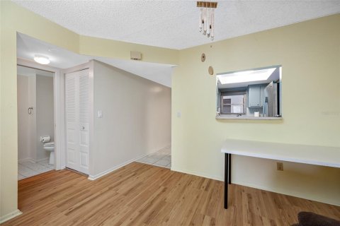 Condo in Largo, Florida, 1 bedroom  № 1684695 - photo 17