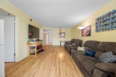 Condo in Largo, Florida, 1 bedroom  № 1684695 - photo 28