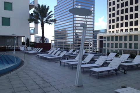 Condominio en alquiler en Miami, Florida, 1 dormitorio, 68.56 m2 № 2076454 - foto 3