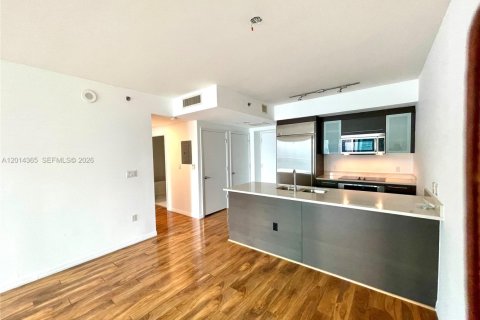 Condominio en alquiler en Miami, Florida, 1 dormitorio, 68.56 m2 № 2076454 - foto 9