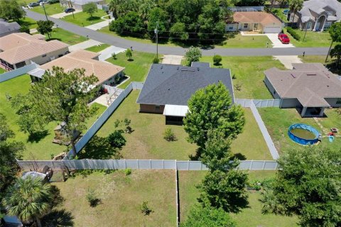 House in Palm Coast, Florida 4 bedrooms, 225.01 sq.m. № 2221295 - photo 6