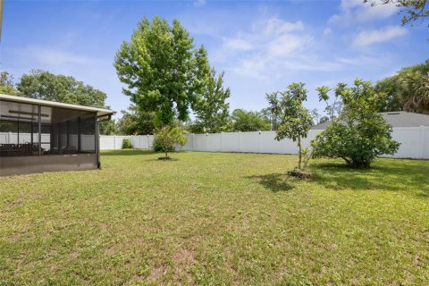 House in Palm Coast, Florida 4 bedrooms, 225.01 sq.m. № 2221295 - photo 9