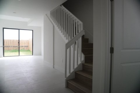 Townhouse in Homestead, Florida 3 bedrooms № 2035266 - photo 8