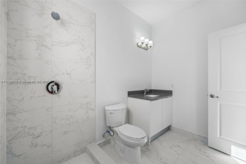 Townhouse in Homestead, Florida 3 bedrooms № 2035266 - photo 12