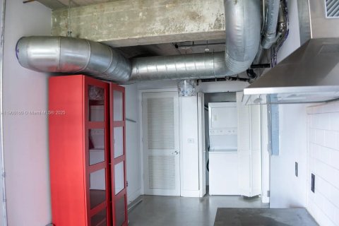 Condominio en alquiler en Miami, Florida, 1 dormitorio, 129.88 m2 № 1952053 - foto 22