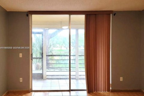 Copropriété à vendre à Miramar, Floride: 1 chambre, 83.61 m2 № 2049626 - photo 2