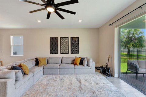 House in ESTATES AT LAKEVIEW PRESERVE in Winter Garden, Florida 3 bedrooms, 199.18 sq.m. № 1831927 - photo 14