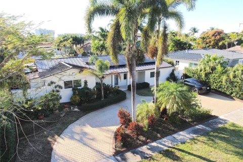 Casa en alquiler en North Miami, Florida, 4 dormitorios, 216.83 m2 № 2021836 - foto 9