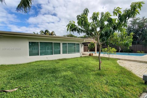 Casa en alquiler en North Miami, Florida, 4 dormitorios, 216.83 m2 № 2021836 - foto 25