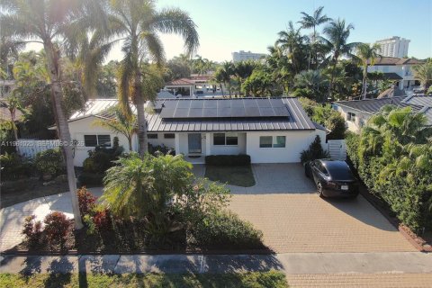 Casa en alquiler en North Miami, Florida, 4 dormitorios, 216.83 m2 № 2021836 - foto 14
