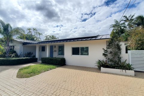 Casa en alquiler en North Miami, Florida, 4 dormitorios, 216.83 m2 № 2021836 - foto 2