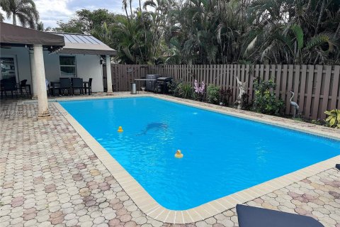 Casa en alquiler en North Miami, Florida, 4 dormitorios, 216.83 m2 № 2021836 - foto 23