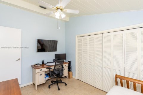 Casa en alquiler en North Miami, Florida, 4 dormitorios, 216.83 m2 № 2021836 - foto 13